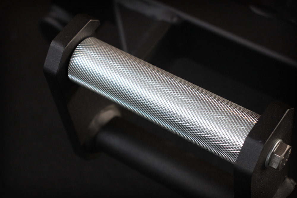 Knurled handles of trap bar